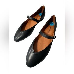 Lucky Brand LP - CALBA Black Leather Upper Flat Womens Sz 7.5M/38 Strappy Ankle